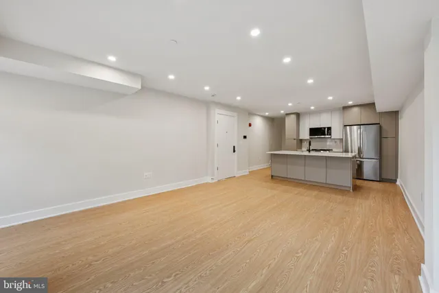 $4,500 | 2134 Wisconsin Avenue Northwest, Unit 4, Washington, DC 20007