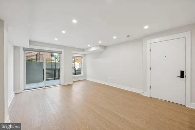 $4,500 | 2134 Wisconsin Avenue Northwest, Unit 4, Washington, DC 20007