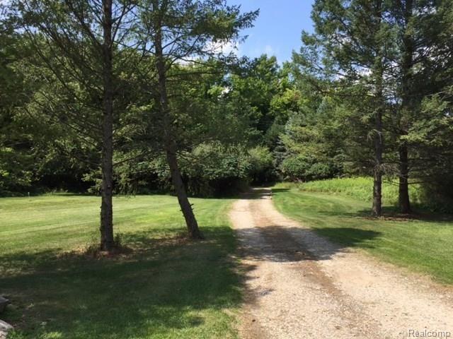 679 Kern Road Lake Orion, MI 48362 - Photo 2 of 34 IMG_0776.jpg