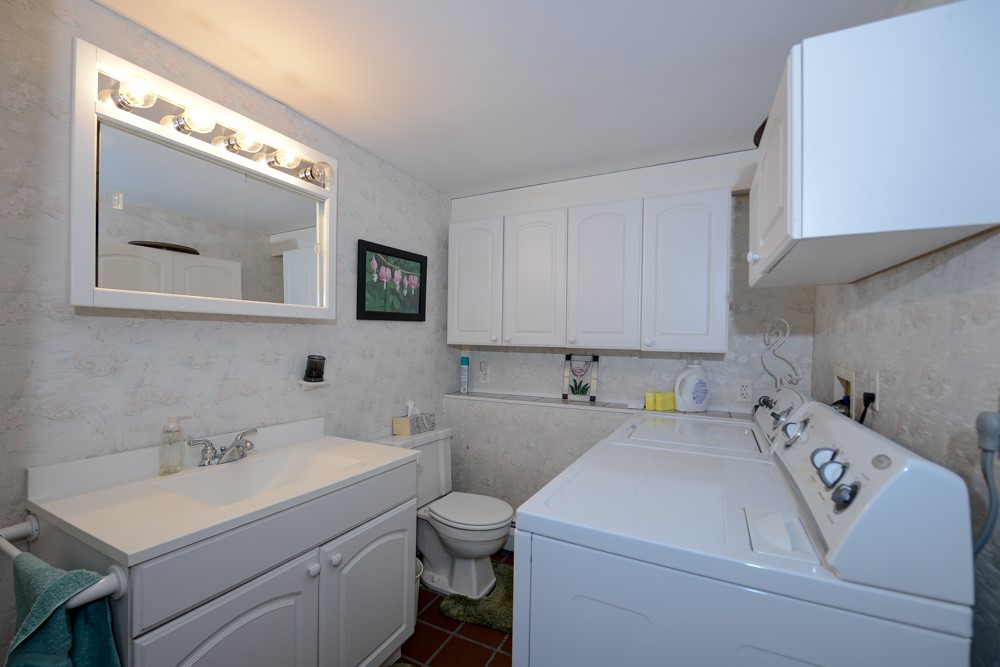 303 Middle Road Portsmouth, RI 02871 - Photo 28 of 32