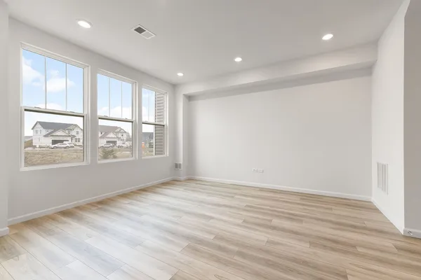 $3,095 | 672 Switchgrass Way, Unit 58005, Bolingbrook, IL 60490