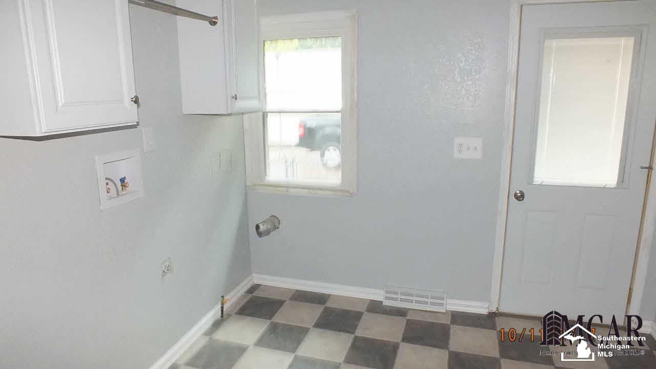 1623 West Temperance Road Temperance, MI 48182 - Photo 14 of 21 Laundry