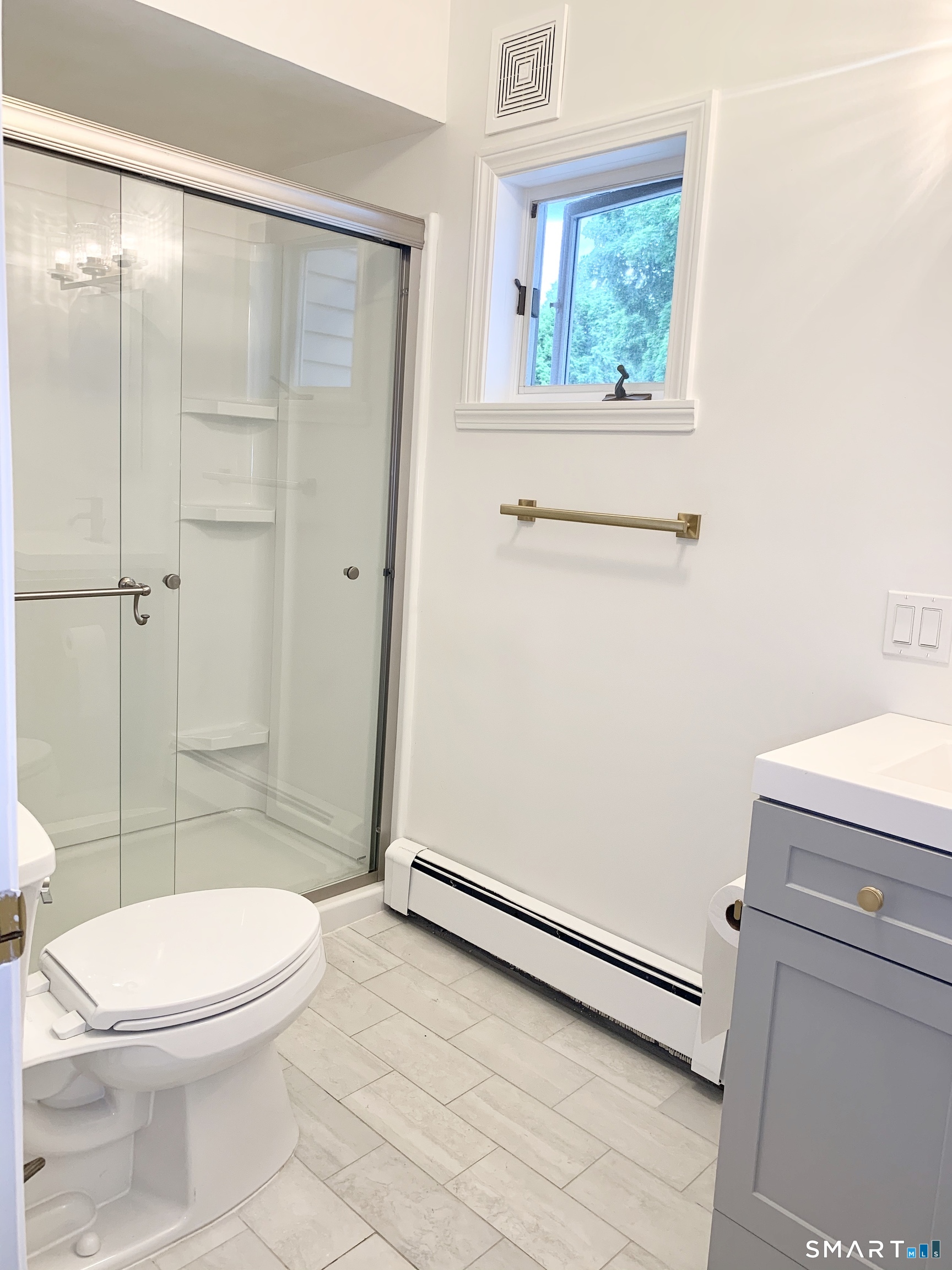 39 Balmforth Avenue Danbury, CT 06810 - Photo 3 of 13