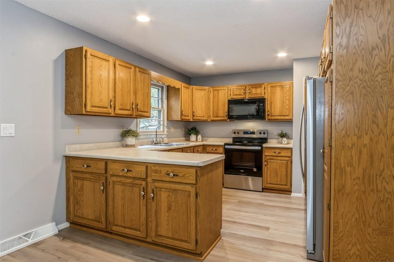 303 2nd Street Hills, IA 52235 - Photo 11 of 35 Gallery Image 11