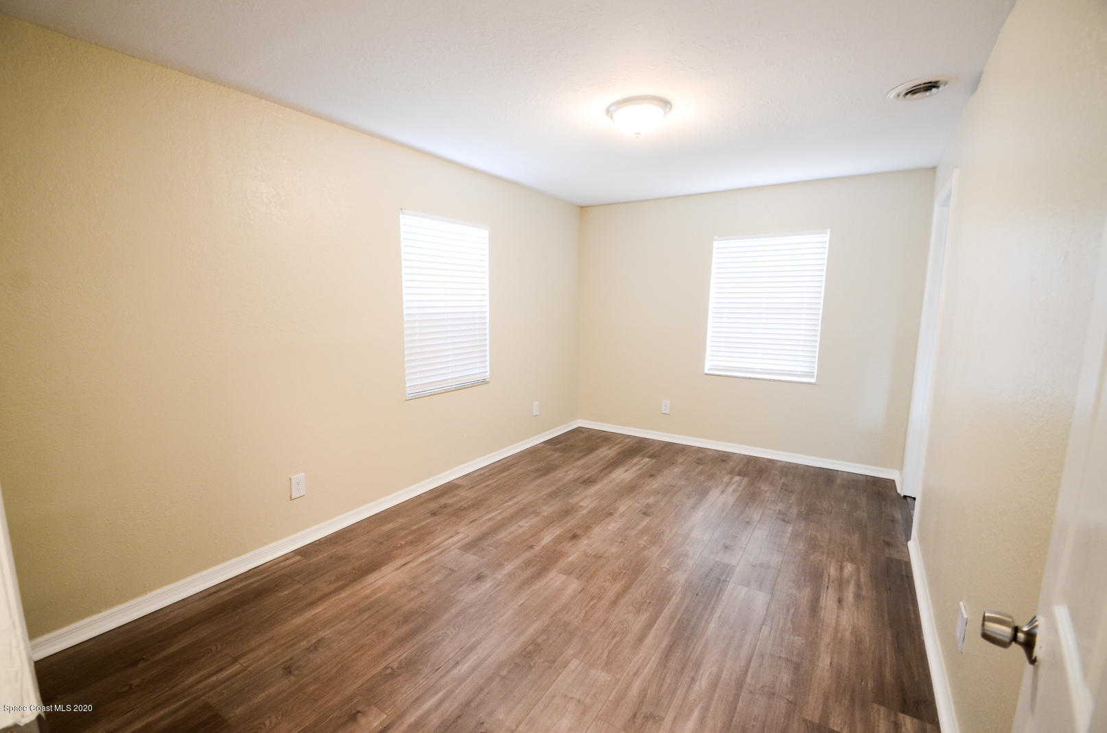 249 Flamingo Road Oak Hill, FL 32759 - Photo 14 of 33 DSC_1535