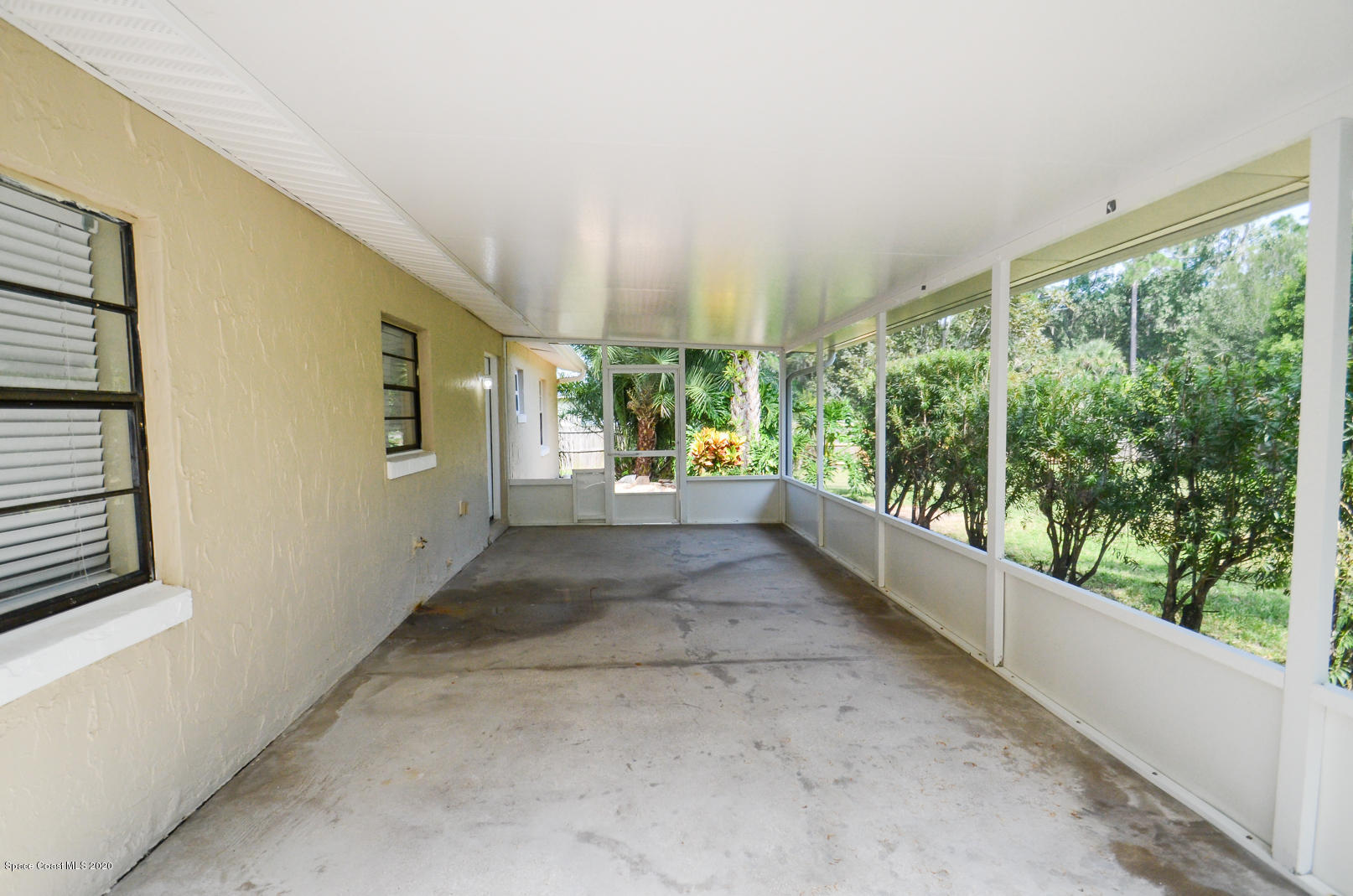 249 Flamingo Road Oak Hill, FL 32759 - Photo 23 of 33 DSC_1916