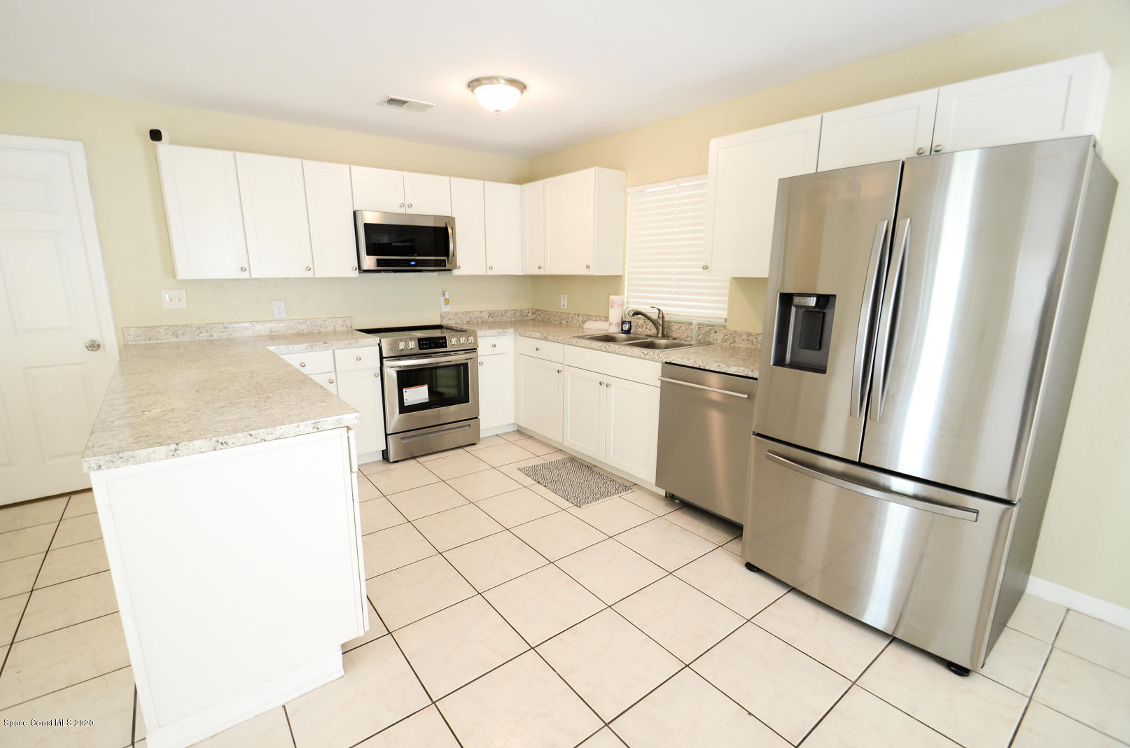 249 Flamingo Road Oak Hill, FL 32759 - Photo 8 of 33 DSC_1466