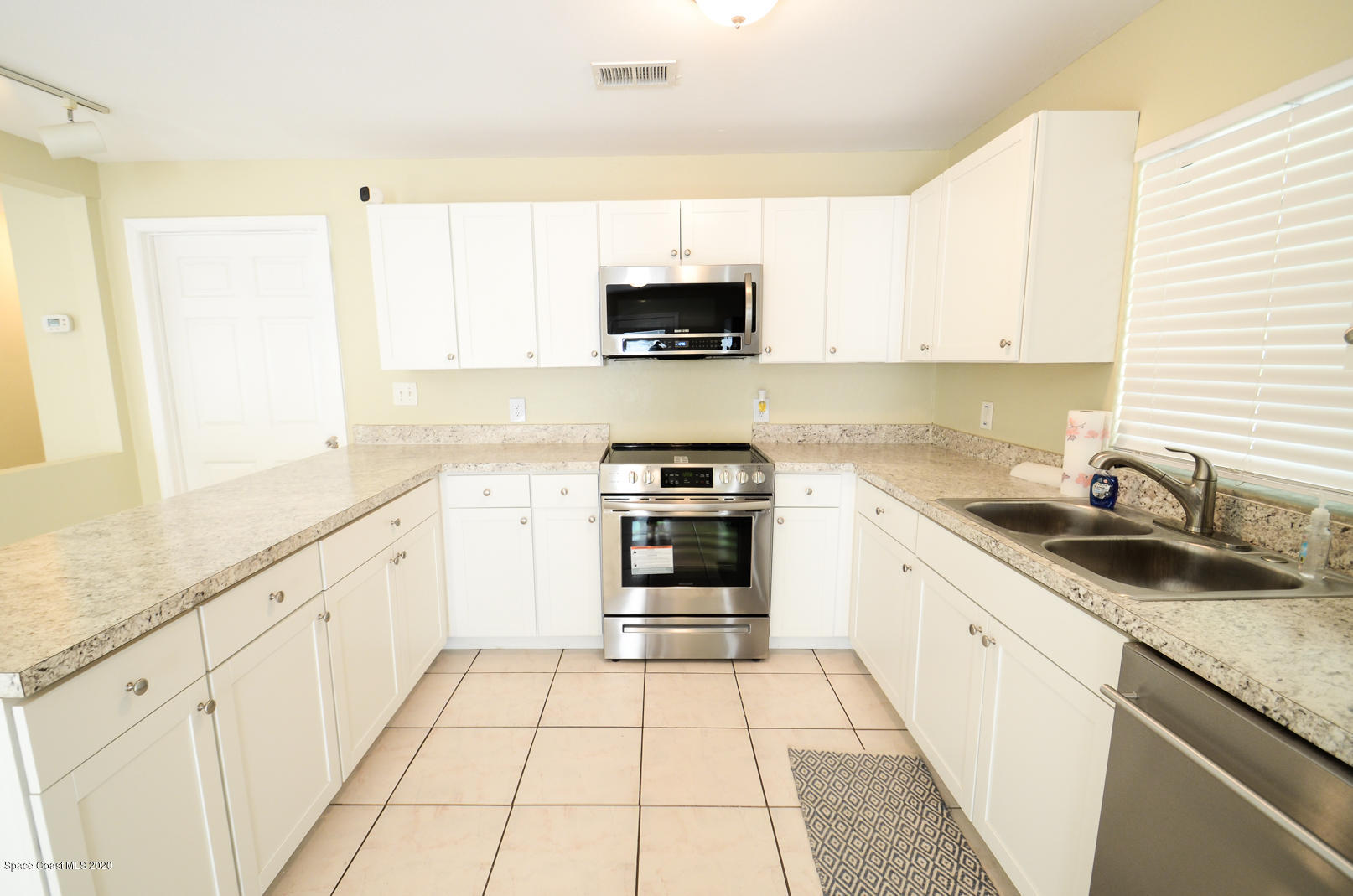 249 Flamingo Road Oak Hill, FL 32759 - Photo 9 of 33 DSC_1489