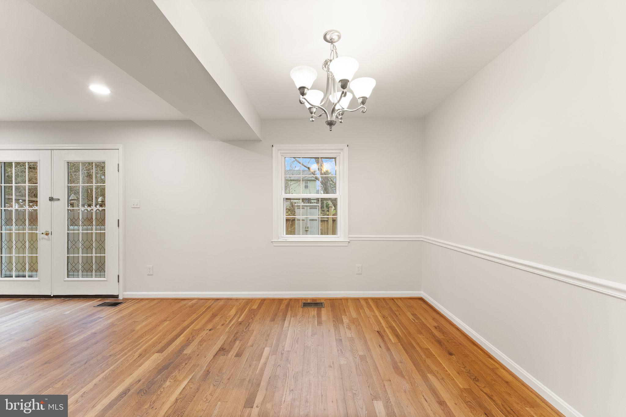 9710 Cardinal Road Fairfax, VA 22030 - Photo 14 of 51 Gallery Image 14