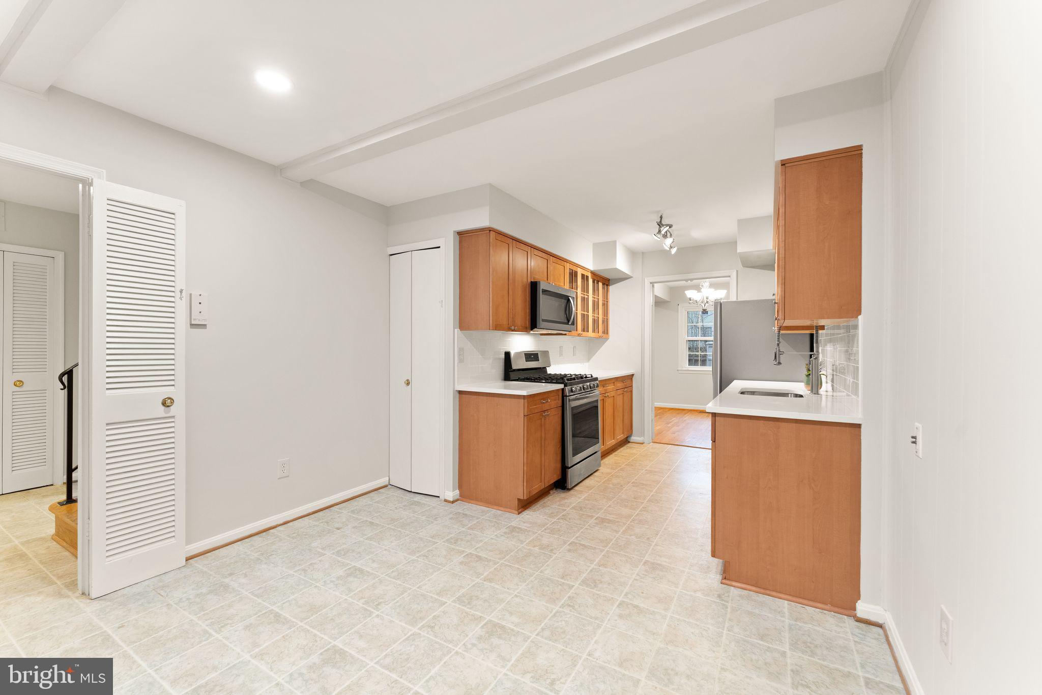 9710 Cardinal Road Fairfax, VA 22030 - Photo 20 of 51 Gallery Image 20