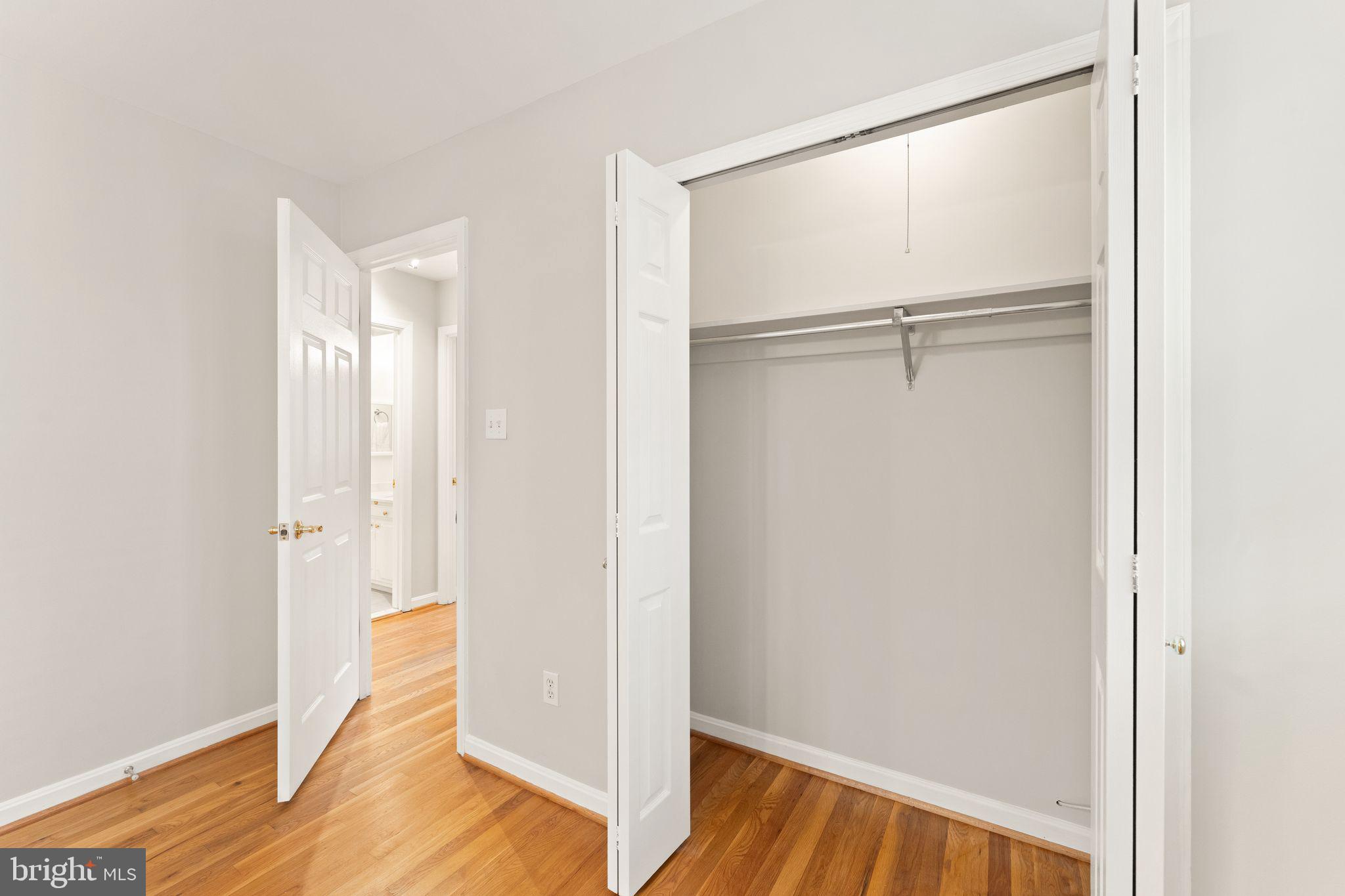 9710 Cardinal Road Fairfax, VA 22030 - Photo 26 of 51 Gallery Image 26