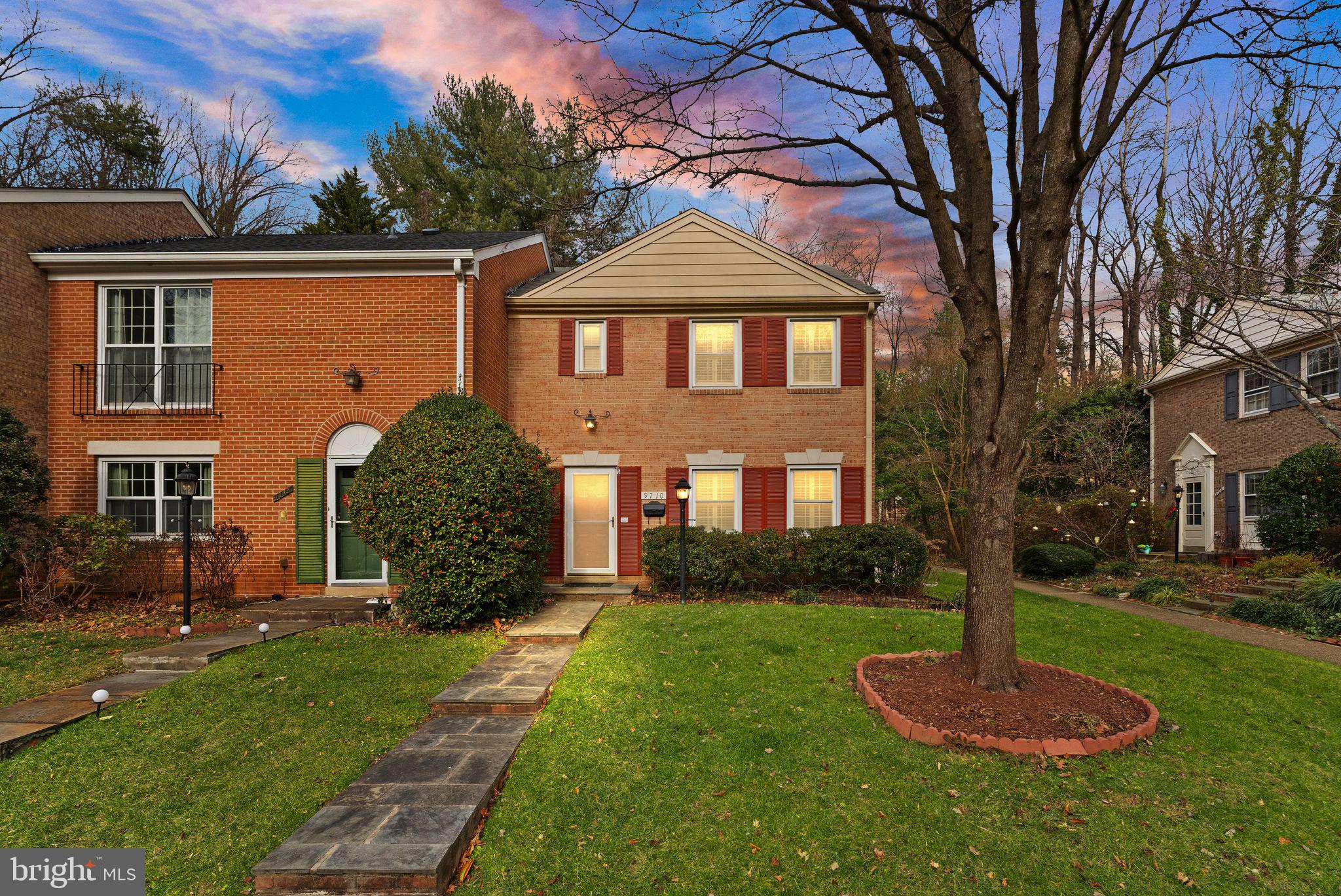 9710 Cardinal Road Fairfax, VA 22030 - Photo 3 of 51 Gallery Image 3