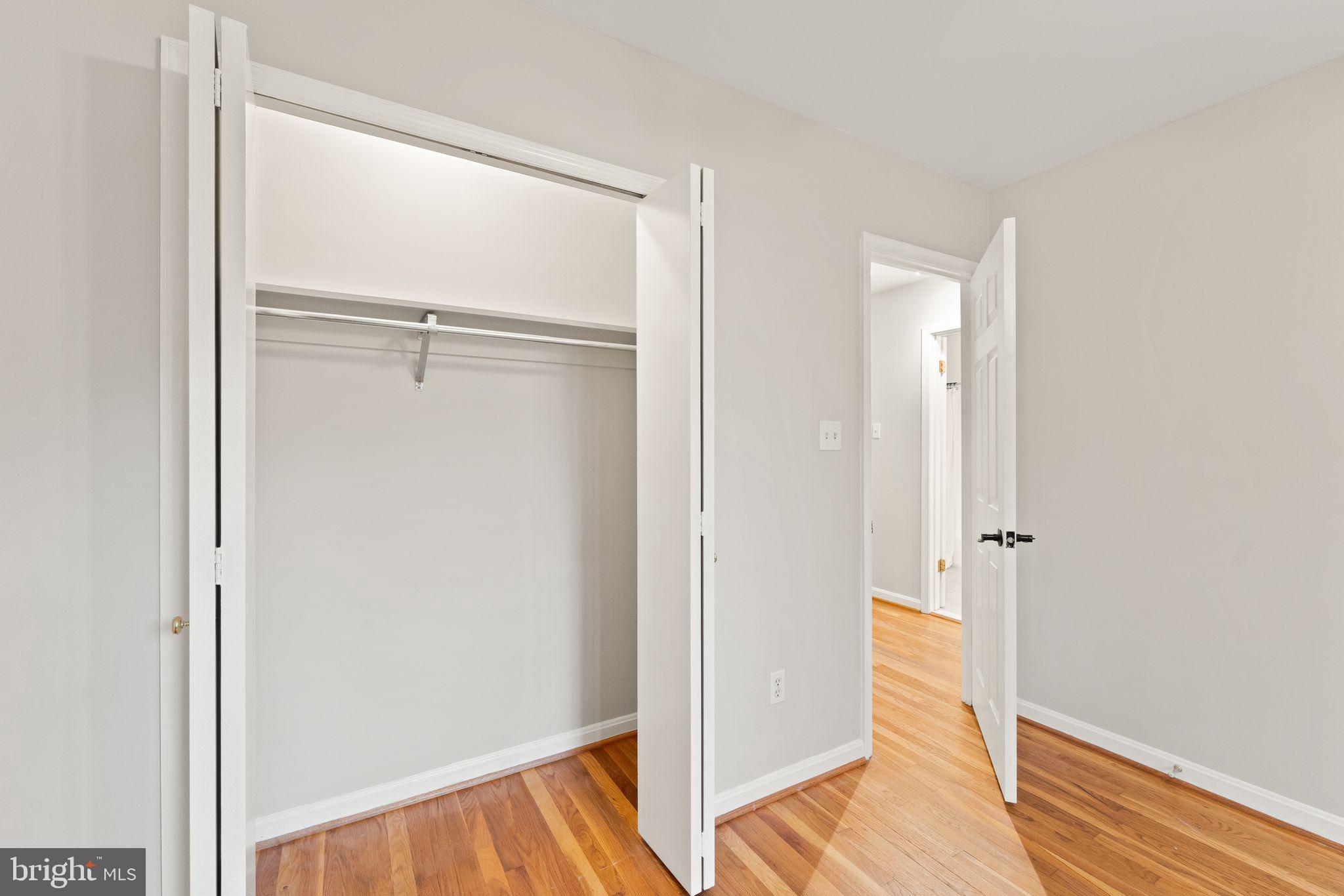 9710 Cardinal Road Fairfax, VA 22030 - Photo 33 of 51 Gallery Image 33