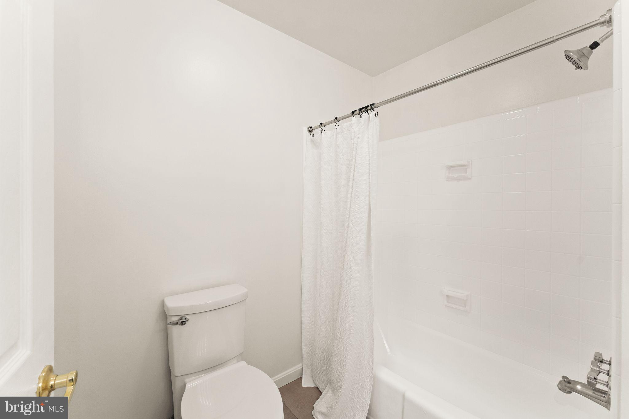 9710 Cardinal Road Fairfax, VA 22030 - Photo 38 of 51 Gallery Image 38