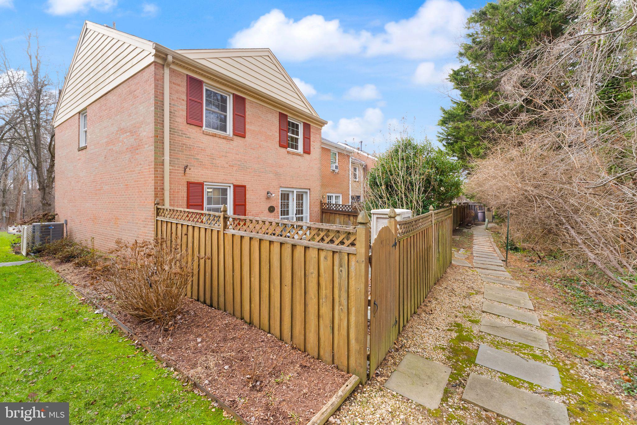 9710 Cardinal Road Fairfax, VA 22030 - Photo 49 of 51 Gallery Image 49