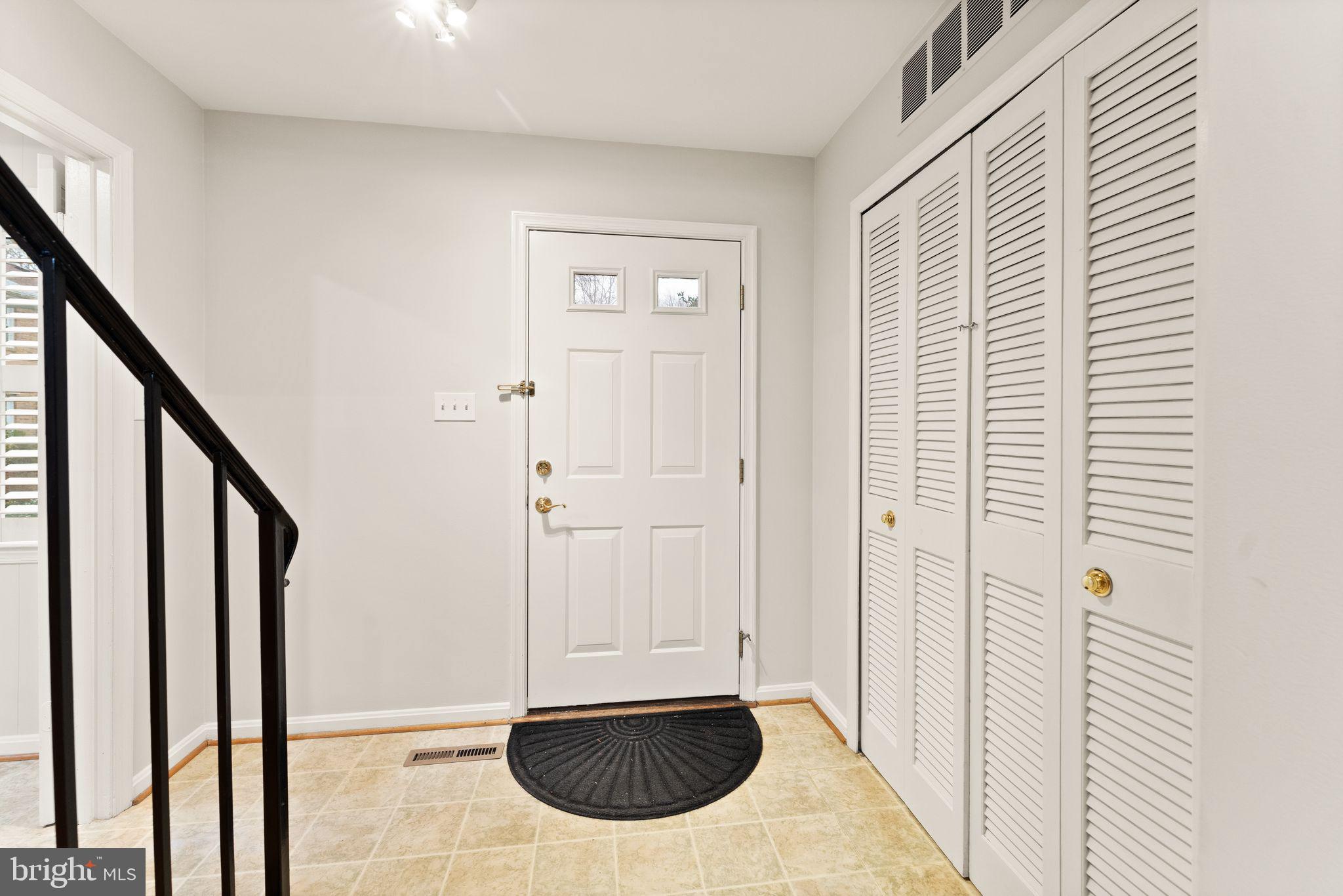 9710 Cardinal Road Fairfax, VA 22030 - Photo 7 of 51 Gallery Image 7