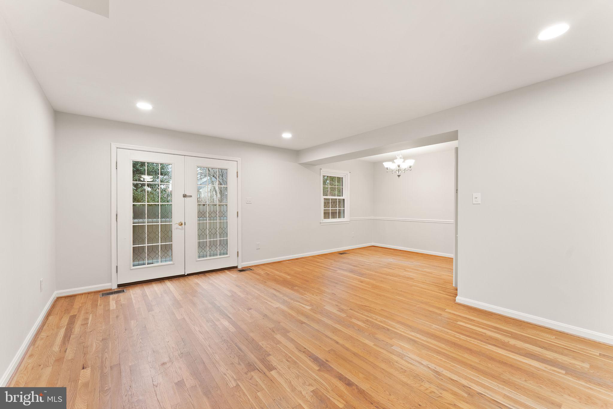 9710 Cardinal Road Fairfax, VA 22030 - Photo 9 of 51 Fresh paint throughout