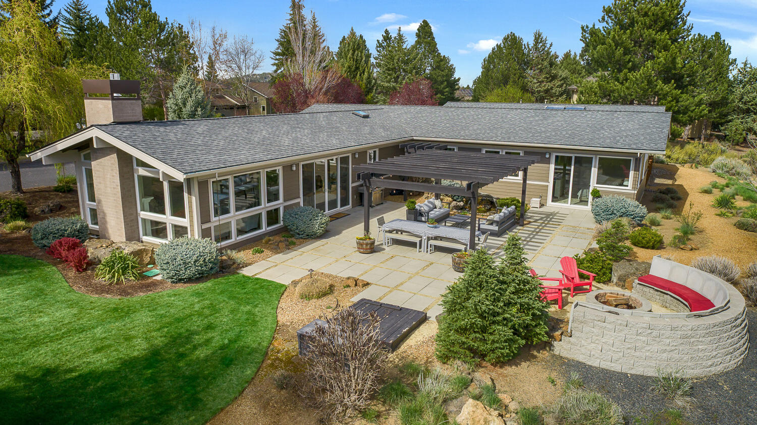 61510 Southwest Longview Street Bend, OR 97702 - Photo 42 of 43 front view of a house with a yard
