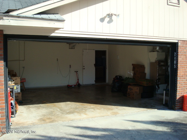 2465 Ridgecrest Avenue Orange Park, FL 32065 - Photo 3 of 10 GARAGE