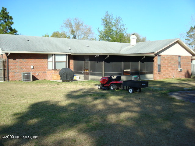 2465 Ridgecrest Avenue Orange Park, FL 32065 - Photo 5 of 10 BACK/SCREEN PORCH