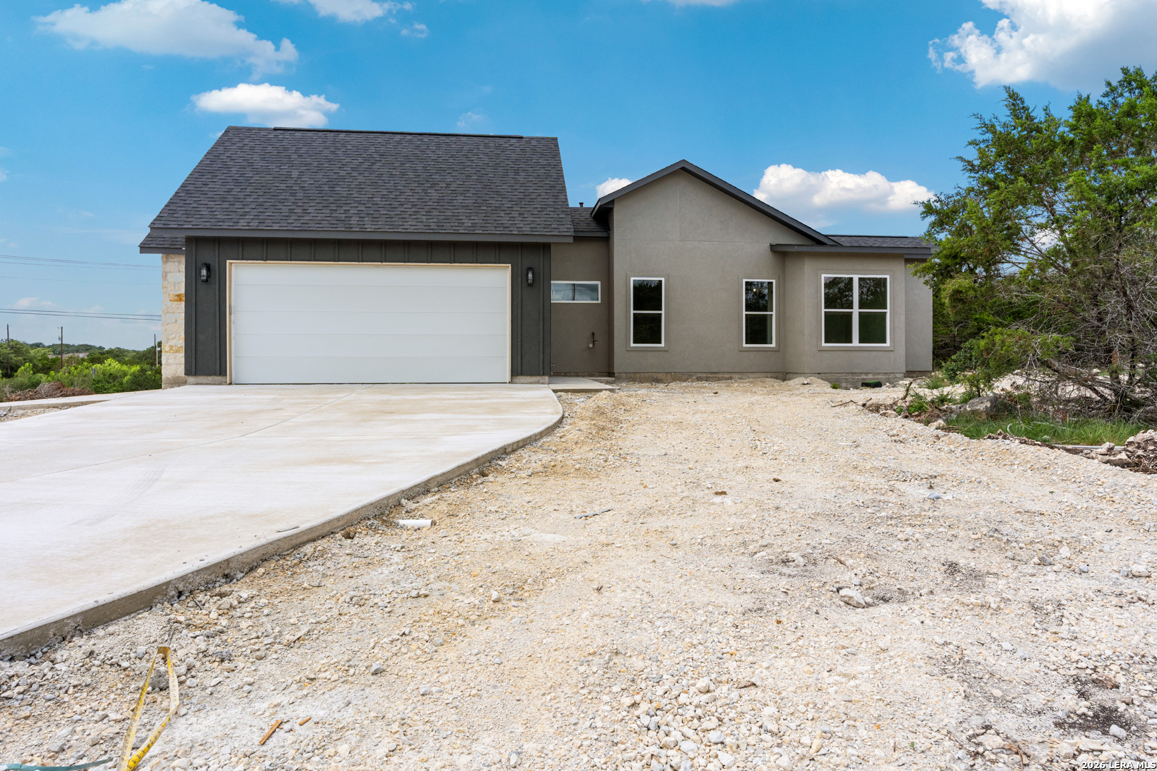 129 Rayner Place Spring Branch, TX 78070 - Photo 3 of 37
