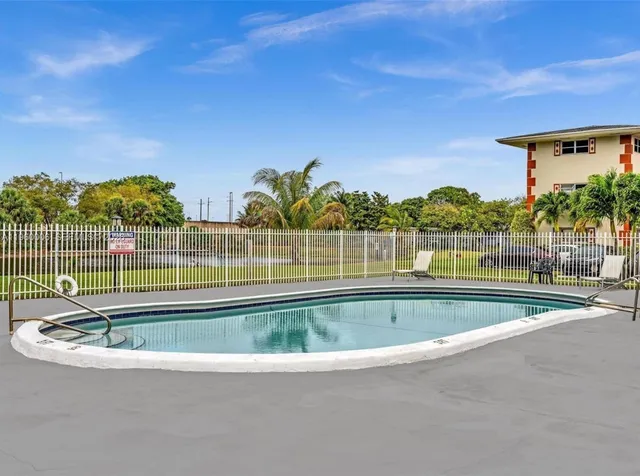 $165,000 | 4731 Northwest 10th Court, Unit 316, Plantation, FL 33313