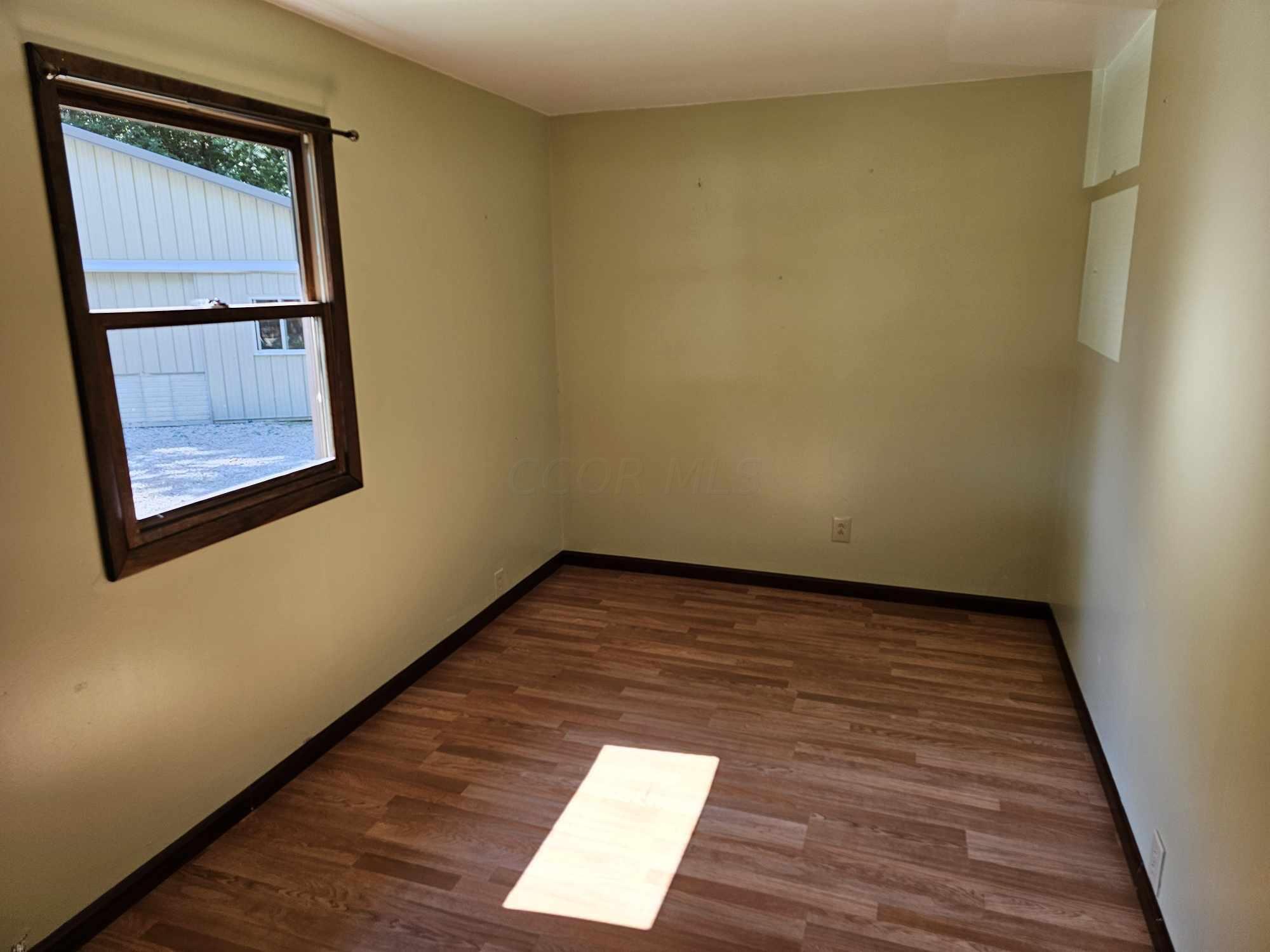 10885 Castor Road New Concord, OH 43762 - Photo 6 of 18 448077999_3700650326864838_6936723970921