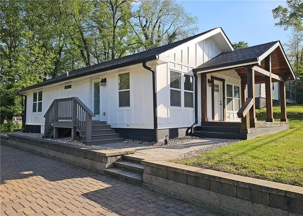 $2,300 | 49 New Street, Buford, GA 30518