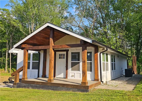 $2,300 | 49 New Street, Buford, GA 30518