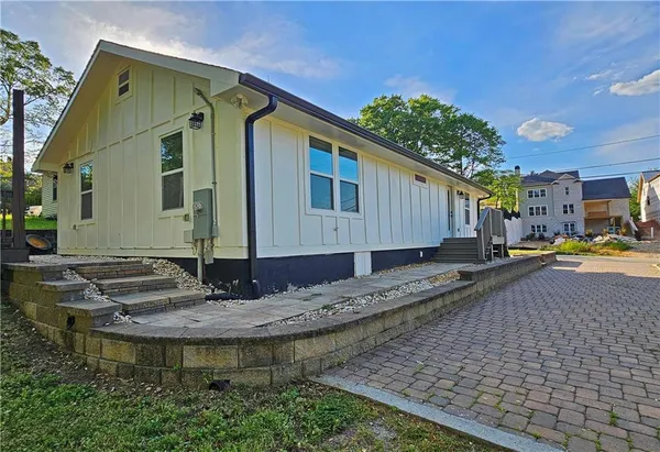 $2,300 | 49 New Street, Buford, GA 30518
