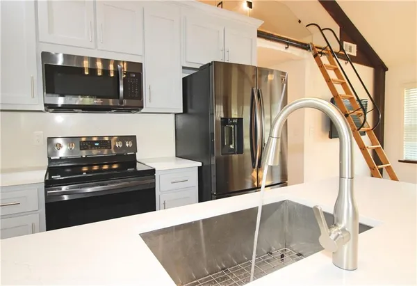 $2,300 | 49 New Street, Buford, GA 30518