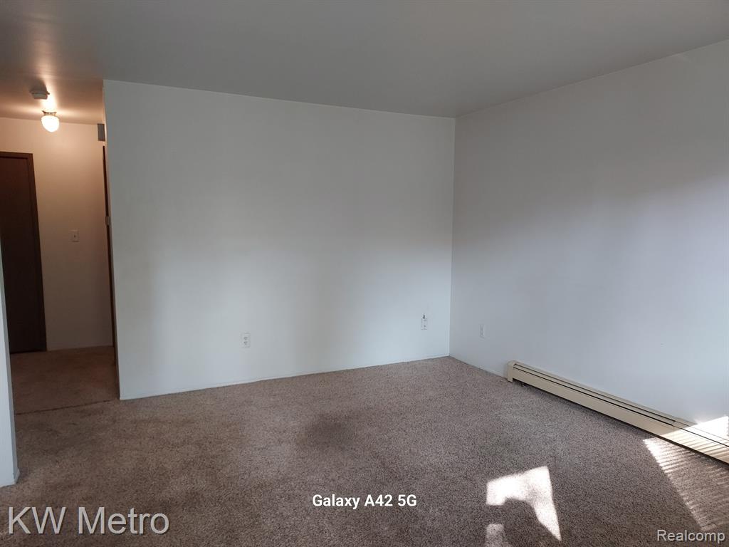 30010 Utica Road, Unit 5 Roseville, MI 48066 - Photo 2 of 14