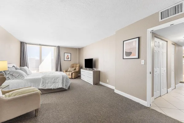 $3,500 | 1600 South Ocean Drive, Unit 7H, Hollywood, FL 33019