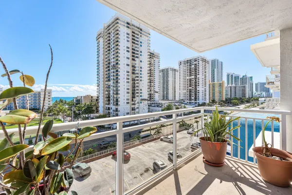 $3,500 | 1600 South Ocean Drive, Unit 7H, Hollywood, FL 33019
