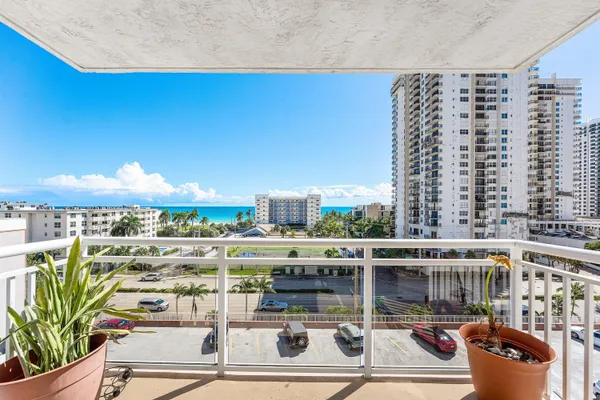 $3,500 | 1600 South Ocean Drive, Unit 7H, Hollywood, FL 33019