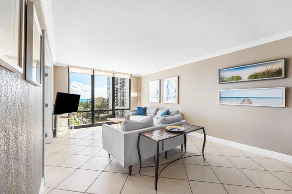 $3,500 | 1600 South Ocean Drive, Unit 7H, Hollywood, FL 33019