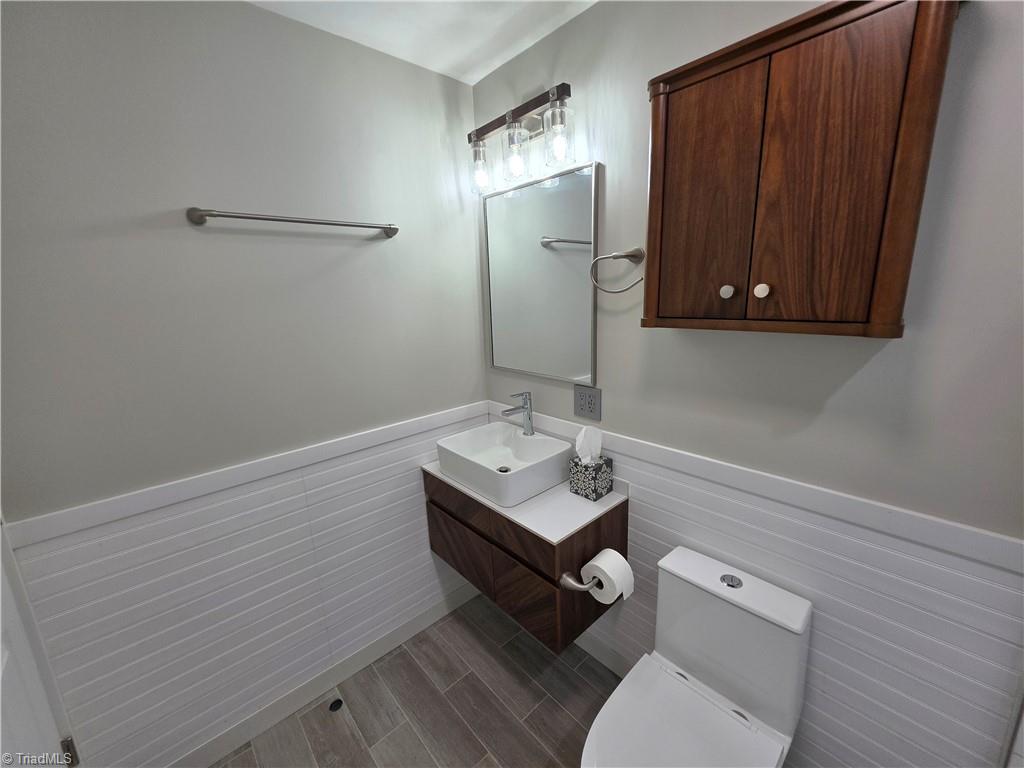 2591 Boomer Road Boomer, NC 28606 - Photo 33 of 38 Hall bath