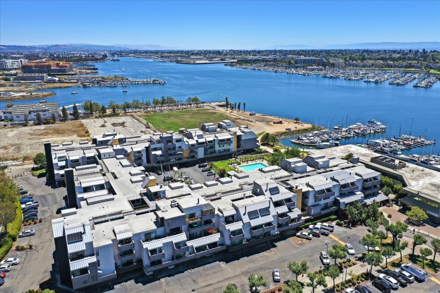 7 Embarcadero West, Unit 115 Oakland, CA 94607 - Photo 34 of 39 a view of city with ocean