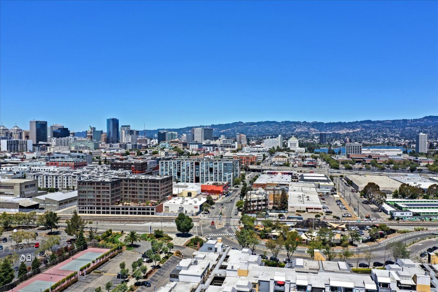 7 Embarcadero West, Unit 115 Oakland, CA 94607 - Photo 37 of 39 a view of a city