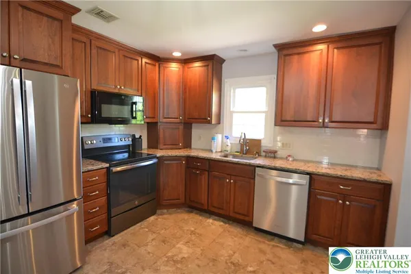$2,800 | 3071 Athena Drive, Bethlehem, PA 18017