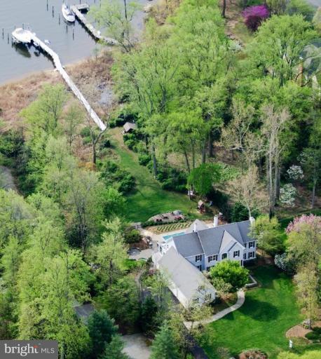 39 Poplar Point Road Edgewater, MD 21037 - Photo 1 of 30 Exterior (Main)