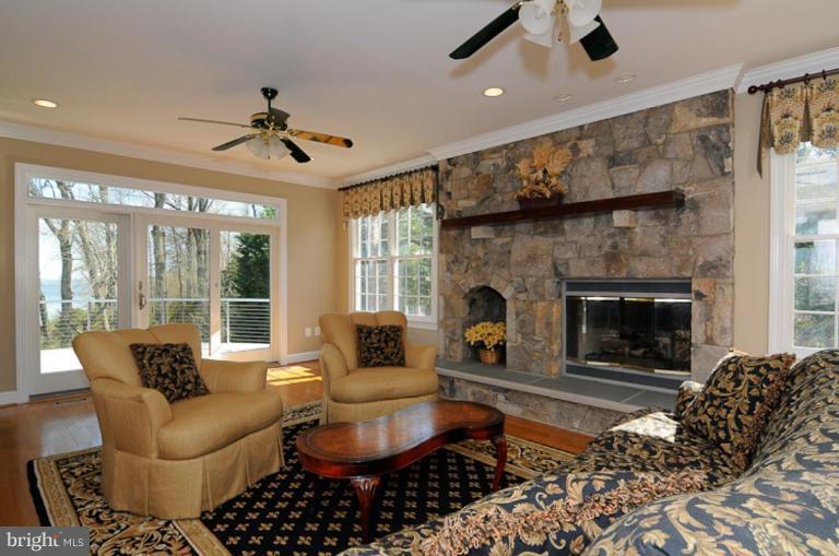 39 Poplar Point Road Edgewater, MD 21037 - Photo 18 of 30 Great Room