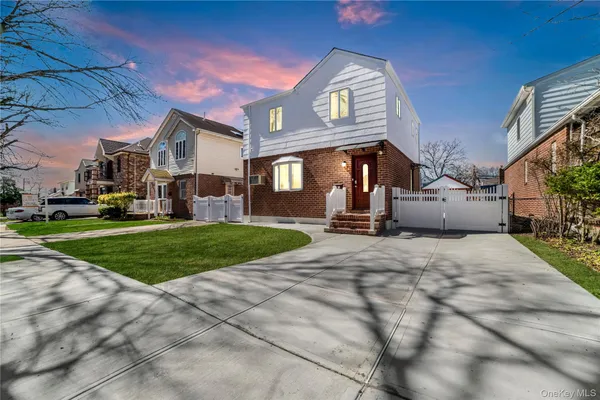 $975,000 | 81-28 252nd Street | Bellerose