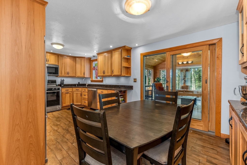 36 Carl Road Raynham, MA 02767 - Photo 9 of 39