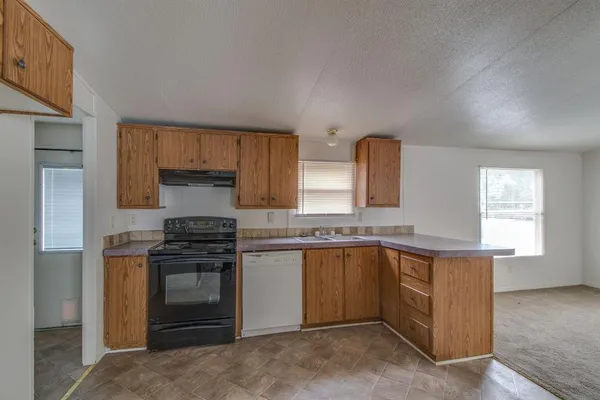 $1,440 | 6527 Blue Water Court, Granbury, TX 76049