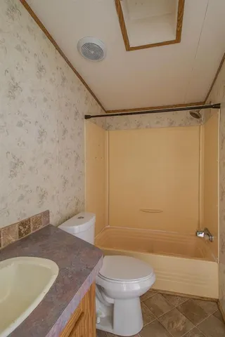 $1,500 | 6527 Blue Water Court, Granbury, TX 76049