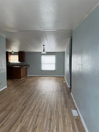 $1,440 | 6527 Blue Water Court, Granbury, TX 76049