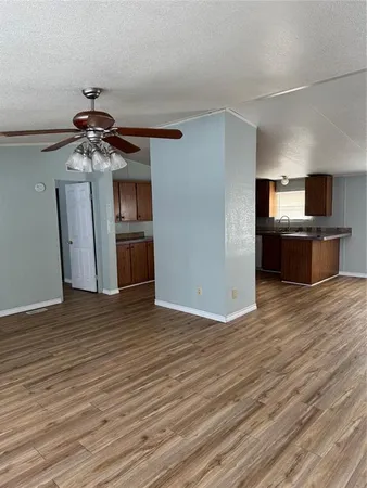 $1,440 | 6527 Blue Water Court, Granbury, TX 76049