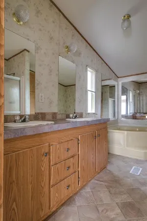 $1,440 | 6527 Blue Water Court, Granbury, TX 76049