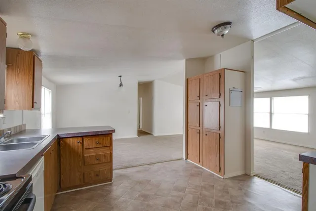 $1,500 | 6527 Blue Water Court, Granbury, TX 76049